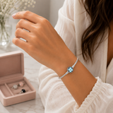 Cargar imagen en la galería, Brazalete Flor Azul Tornasol