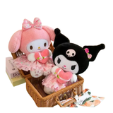 Cargar imagen en la galería, Peluche Kuromi Con Corazon Rosa Con Listón