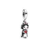 Cargar imagen en la galería, Charm Blanca Nieves Con Corazón Rojo