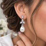 Cargar imagen en la galería, Aretes Largos De Perlas Con Cristales Brillantes
