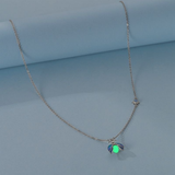 Cargar imagen en la galería, Collar Luciérnaga Brilla En Oscuridad