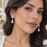 Cargar imagen en la galería, Aretes Largos De Flores Con Cristales Brillantes