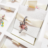Cargar imagen en la galería, Charm Corazón Rosa Con Gatos