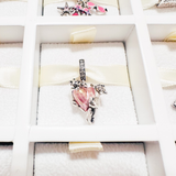 Cargar imagen en la galería, Charm Corazón Rosa Con Gatos