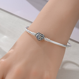 Cargar imagen en la galería, Brazalete Rígido Broche De Corazón Con Luna Y Estrellas