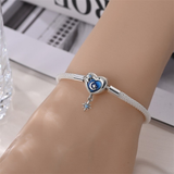 Cargar imagen en la galería, Brazalete Corazón Con Luna Y Estrella