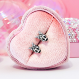Cargar imagen en la galería, Aretes Daisy Duck Moño Rosa