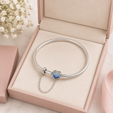 Cargar imagen en la galería, Brazalete Broche Corazón Azul Con Cadena De Seguridad