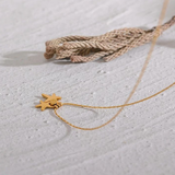 Cargar imagen en la galería, Collar Estrellas De Mar Asimétricas