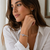Cargar imagen en la galería, Brazalete Corazón Rosa Con Alas De Cristal