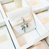 Cargar imagen en la galería, Charm Moño Azul Con Perla
