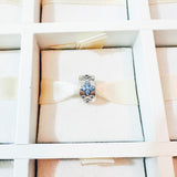 Cargar imagen en la galería, Charm Flor Azul Cristales Seguridad Pulsera