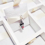 Cargar imagen en la galería, Charm Blanca Nieves Con Corazón Rojo