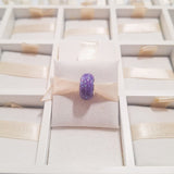 Cargar imagen en la galería, Charm Murano Morado Con Destellos Tornasol